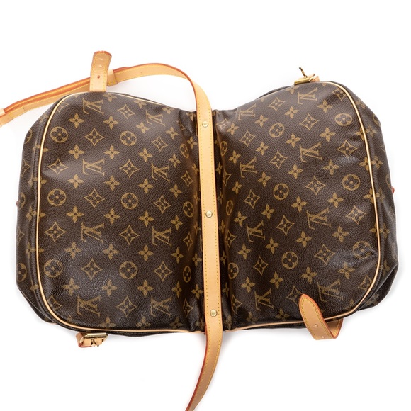 LOUIS VUITTON Saumur 30 Monogram Crossbody - Picture 12 of 15